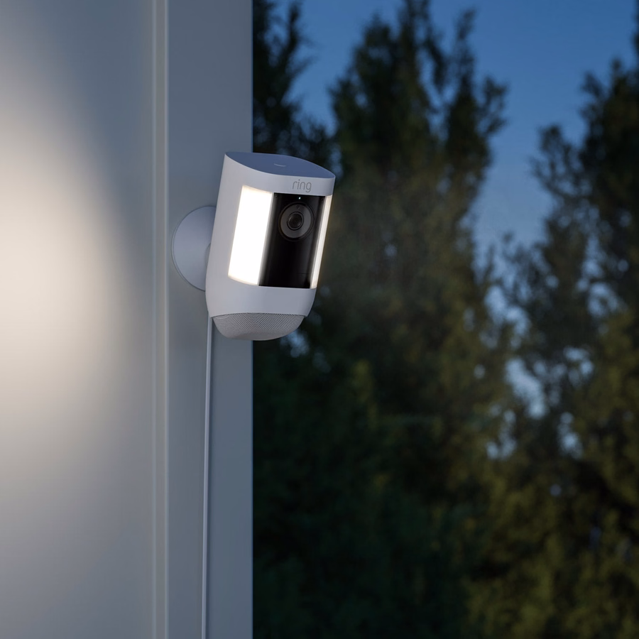 Zasilacz do zastosowań wewnętrznych/zewnętrznych (USB-C) Outdoor Cam Plus, Outdoor Cam Pro, Stick Up Cam Pro, Spotlight Cam (2. generacji), Spotlight Cam Plus, Spotlight Cam Pro