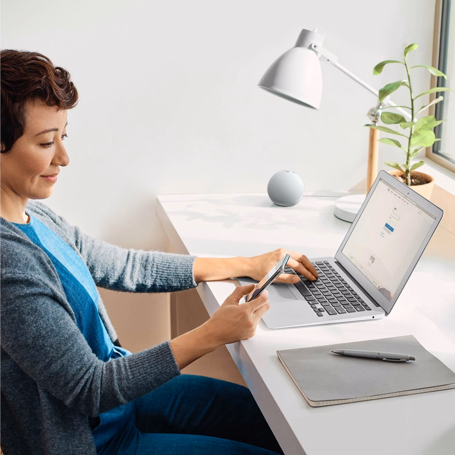 Zestaw alarmowy Pro Security, 8-elementowy z wbudowanym routerem eero Wi-Fi 6